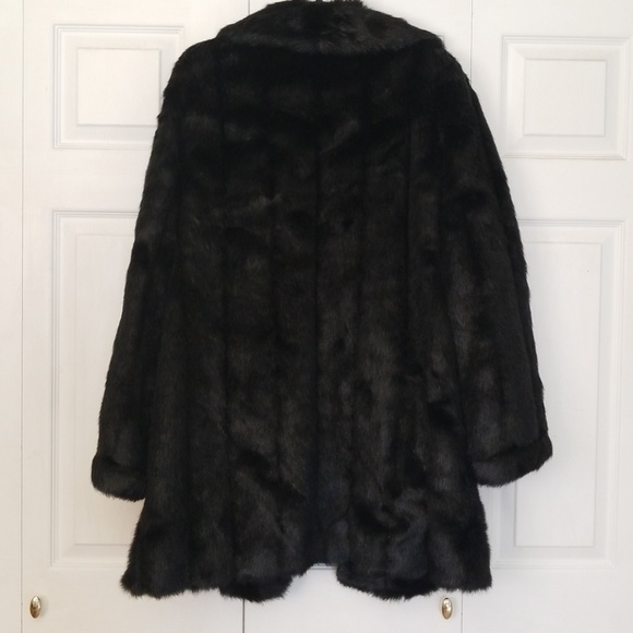 Dennis Basso Faux Fur - Picture 4 of 8